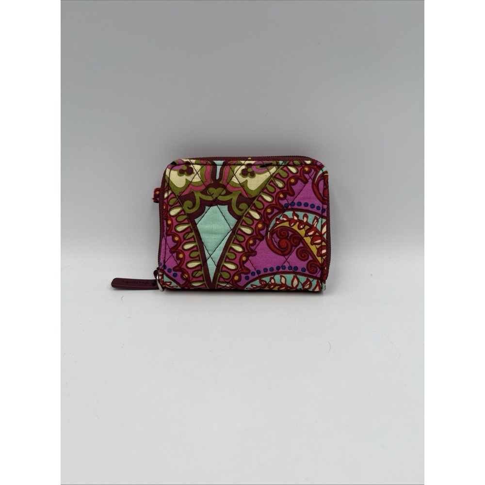 NWOT Retired VERA BRADLEY All in One Wrislet Wallet Resort Medallion Claret